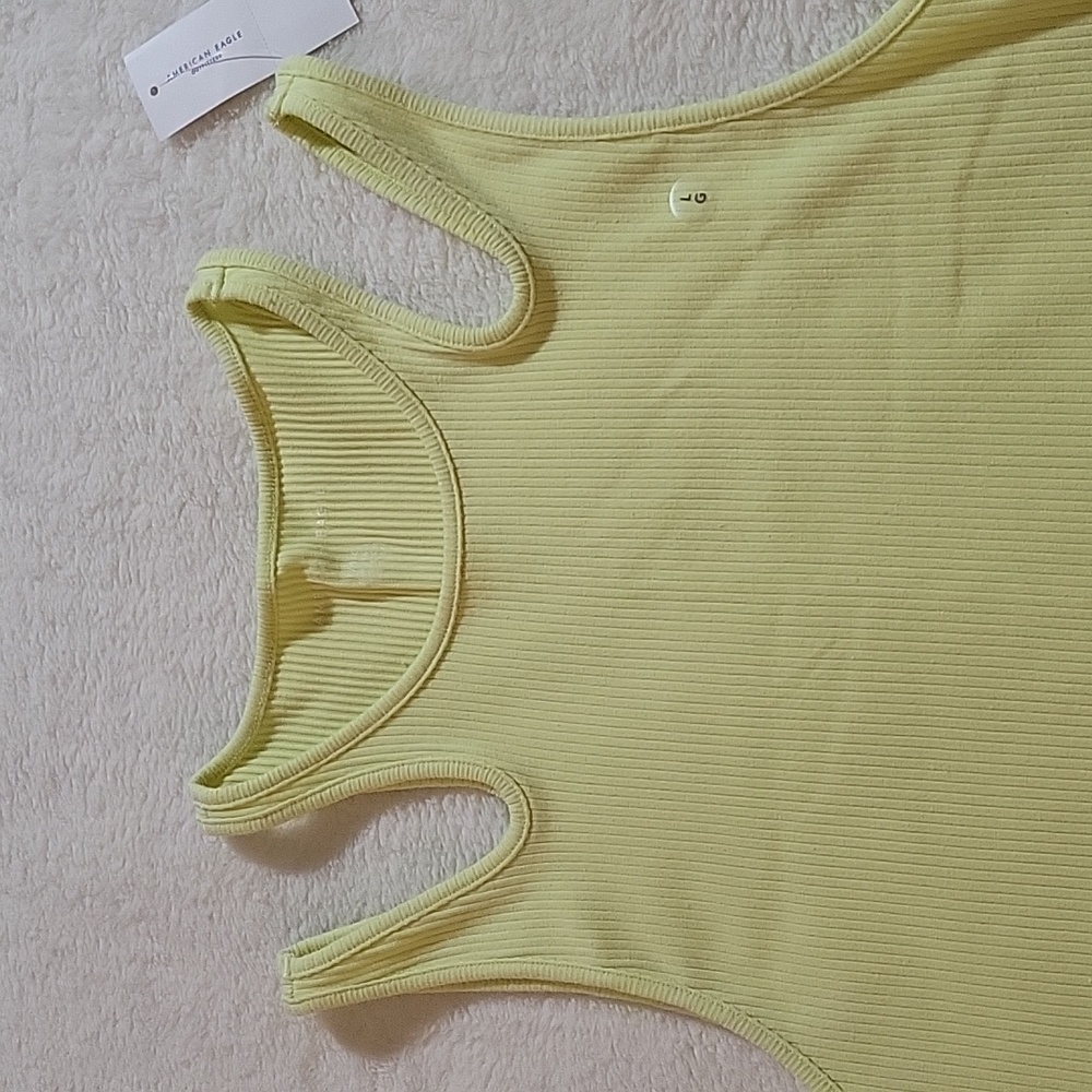 AMERICAN EAGLE OUTFITTER CROP TOP LARGE - Picture 4 of 8